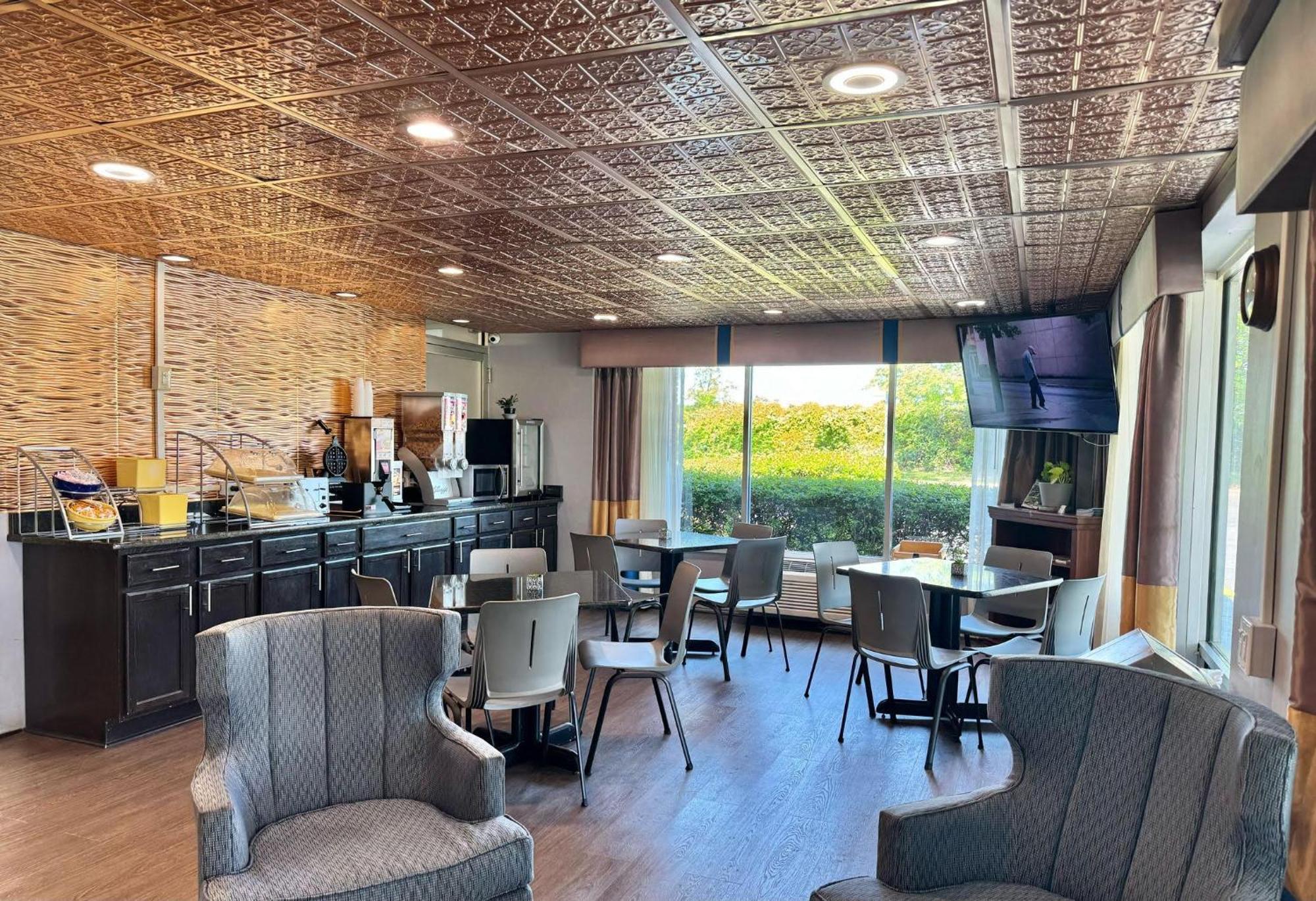 Days Inn By Wyndham Seneca-Clemson Exteriör bild